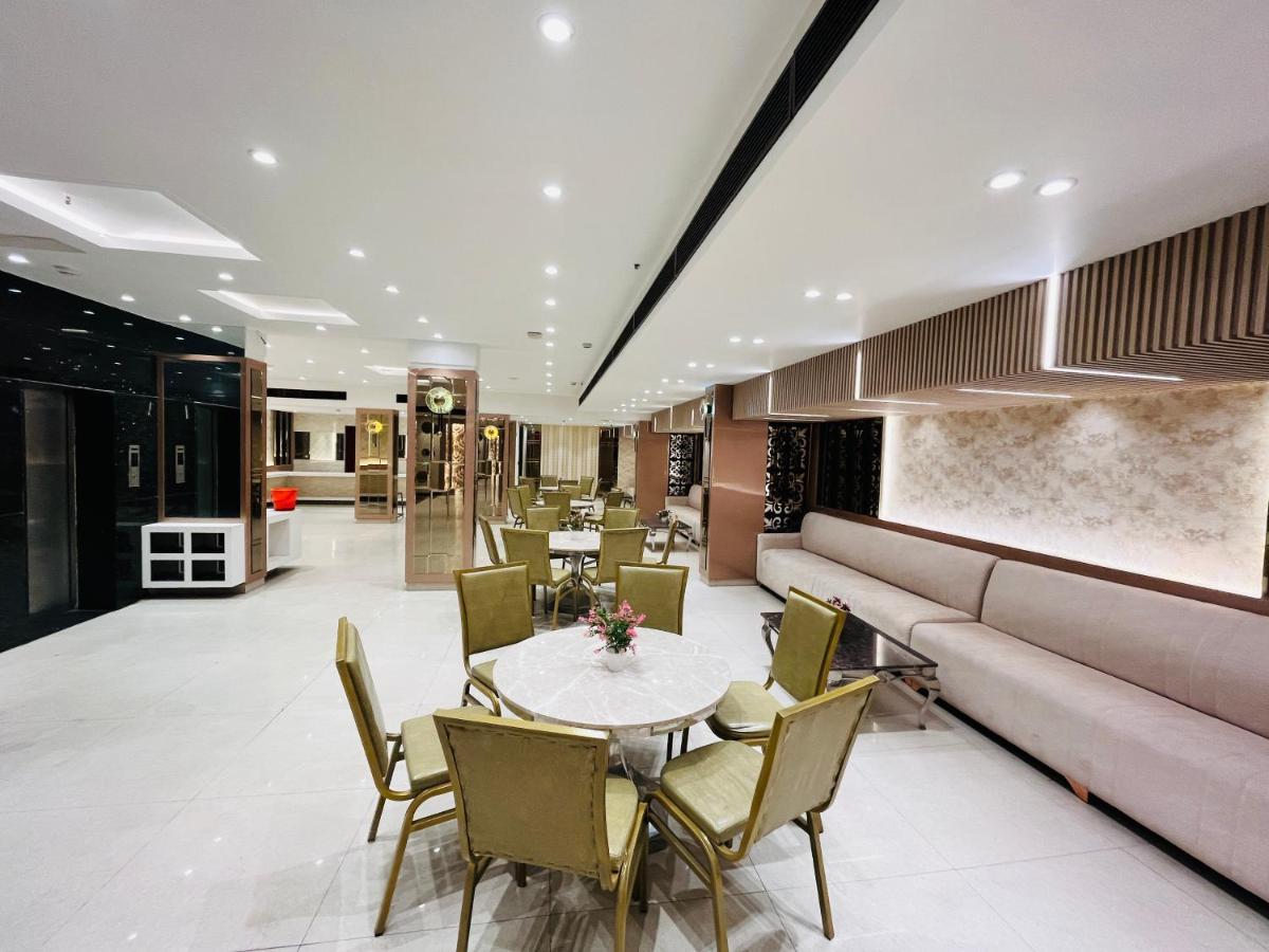 Hotel At Residency Kaushambi Couple Friendly Ghaziabad Eksteriør billede