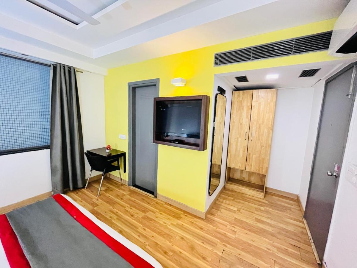Hotel At Residency Kaushambi Couple Friendly Ghaziabad Eksteriør billede