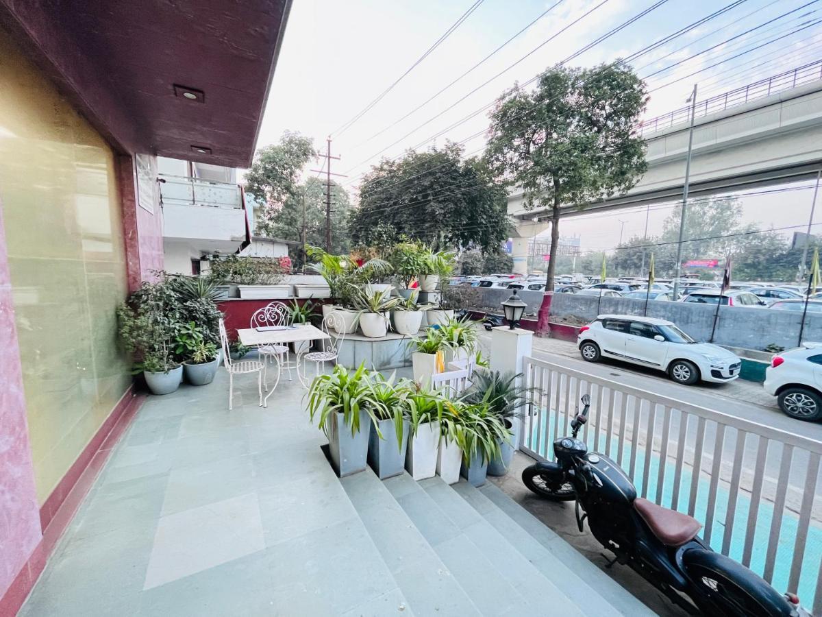Hotel At Residency Kaushambi Couple Friendly Ghaziabad Eksteriør billede